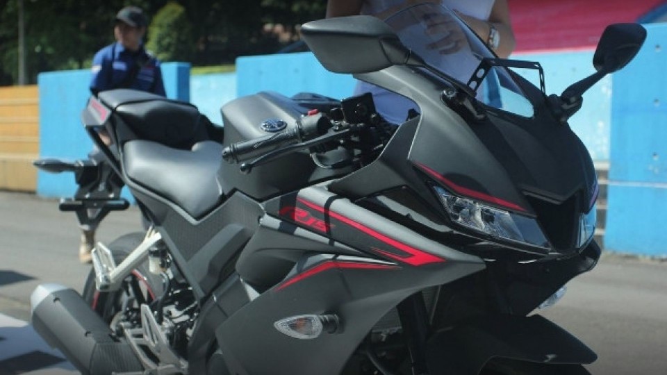 R15 150cc on road price cheap